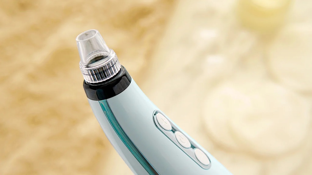 How to Use a Face Vacuum for Clearer, Healthier Skin