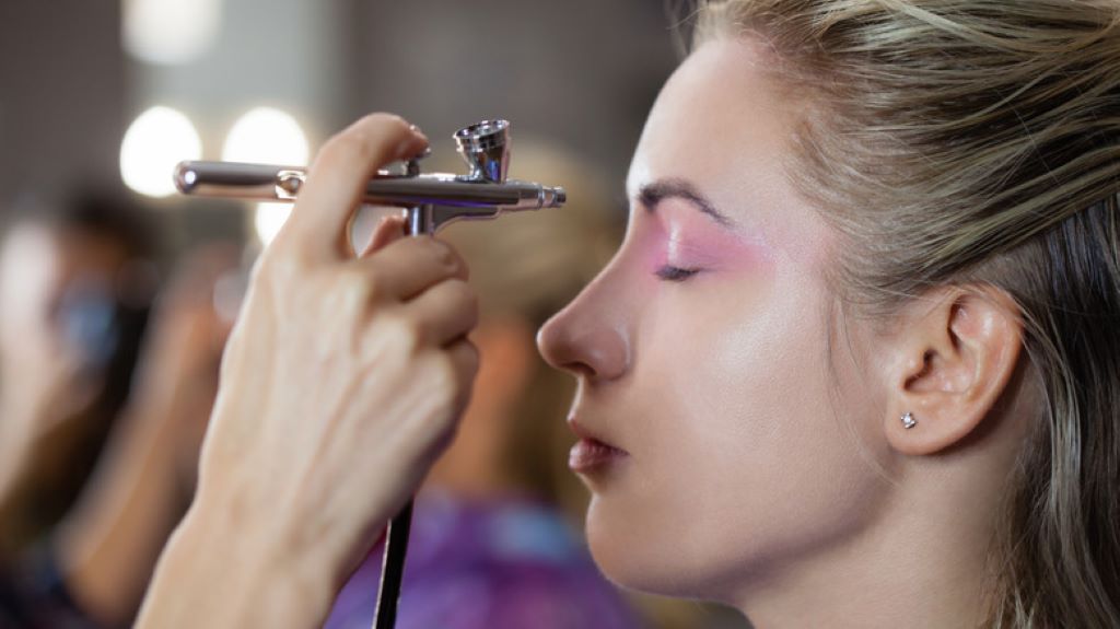 What is airbrush technique all about?